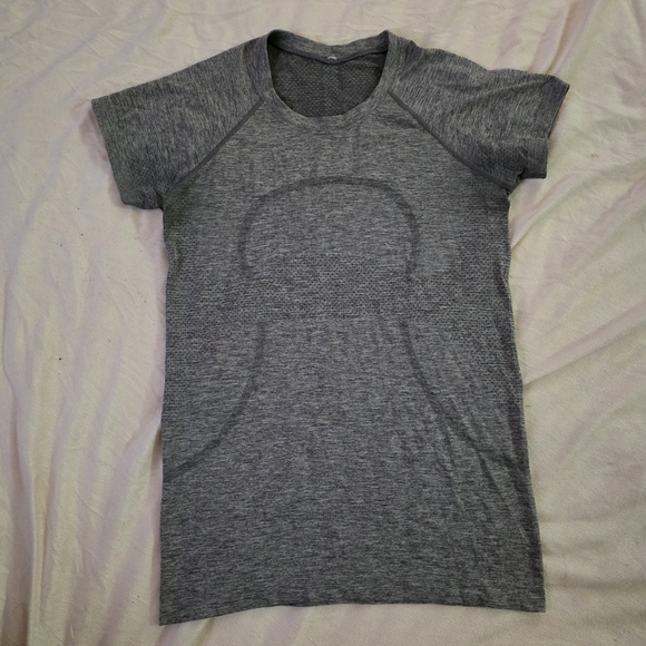 Swiftly Tech Short-Sleeve Shirt 2.0 Hip Length - Picture 1 of 9